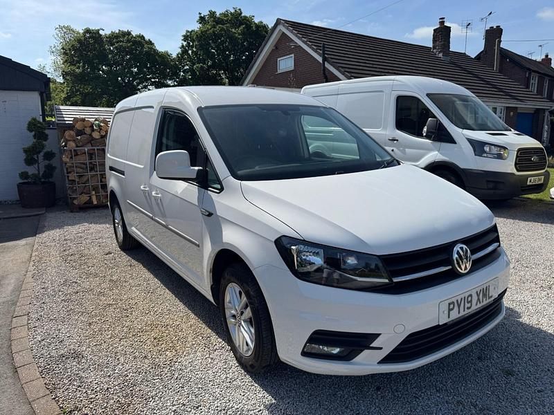 White Used 2019 VW Caddy Maxi Highline MPV | £9,200 (Fair price) - Image 1/4
