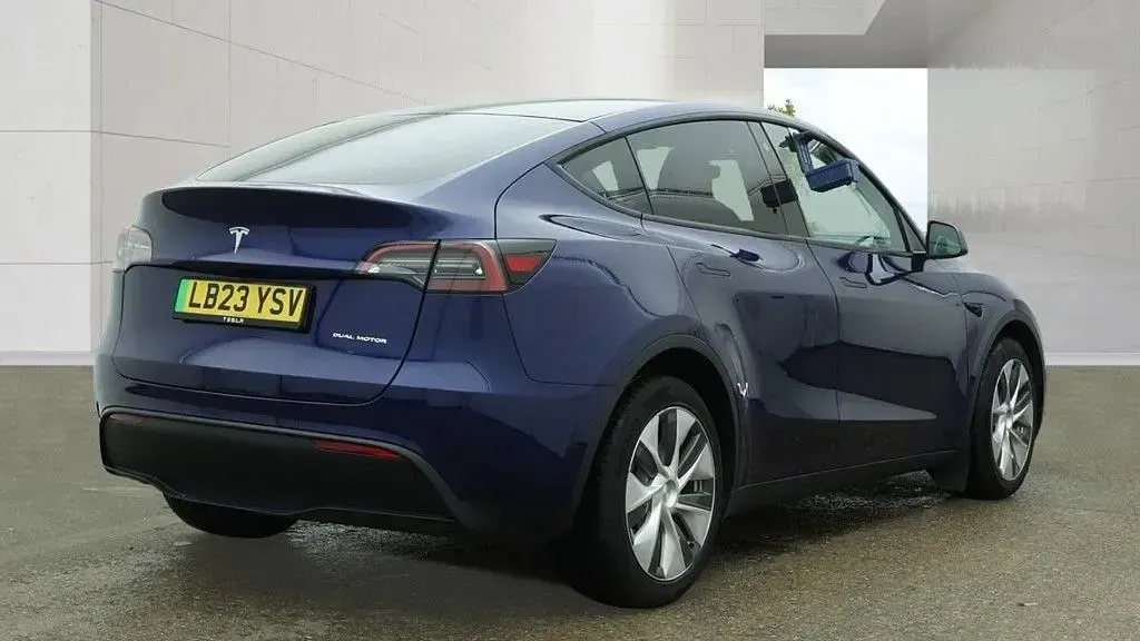 Used Tesla Model Y 282 kW (384 HP) 2023 Blue SUV