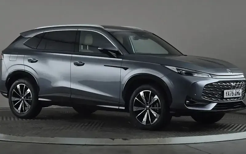 Usado MG HS Trophy 224 HP (164 kW) 2025 SUV