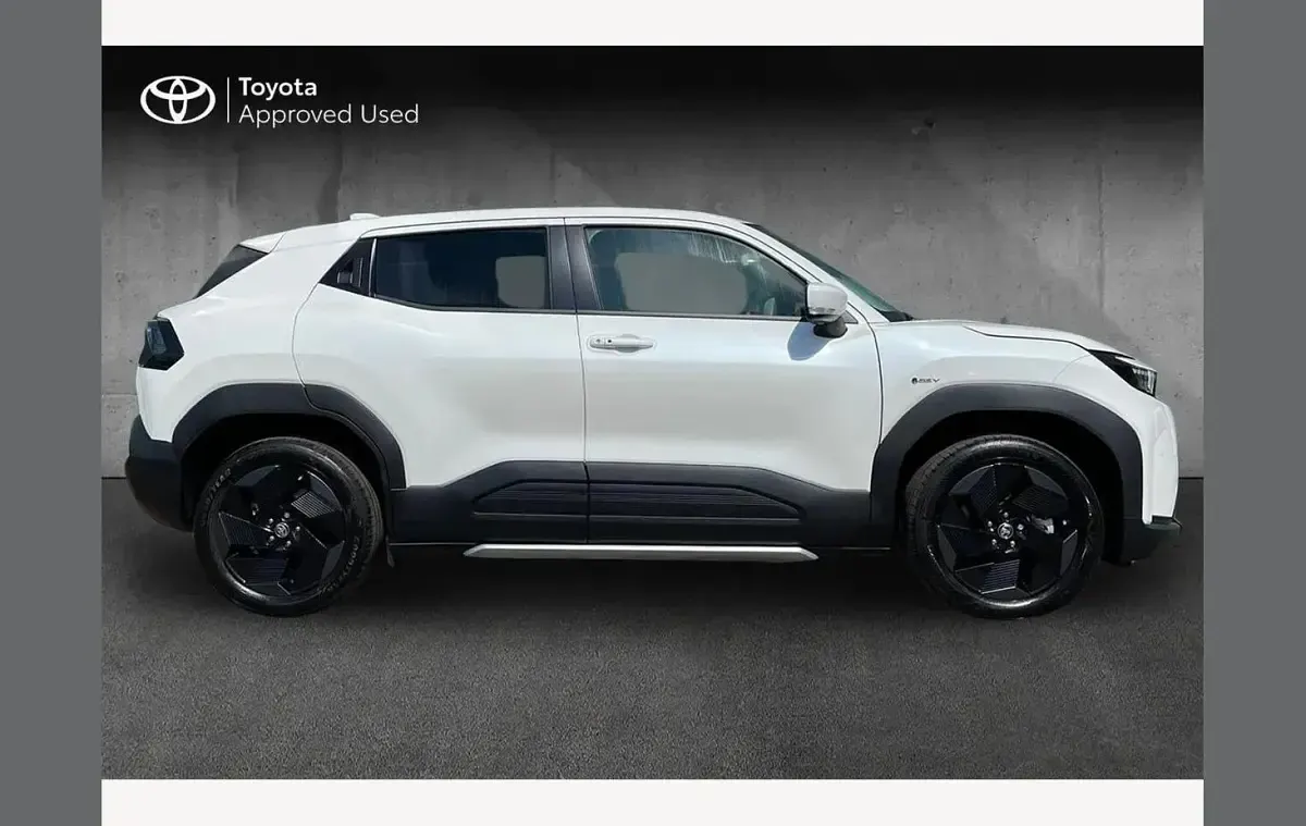 Used Toyota Urban Cruiser Design 127 kW (174 HP) 2026 White SUV