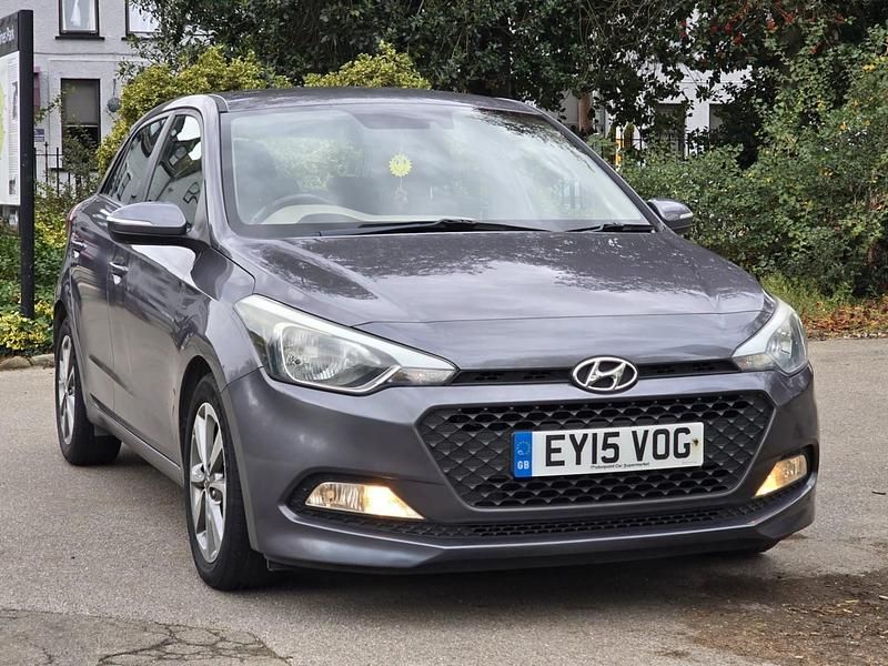 Grey Used 2015 Hyundai i20 SE Hatchback | £4,895 (A bit pricey) - Image 1/4
