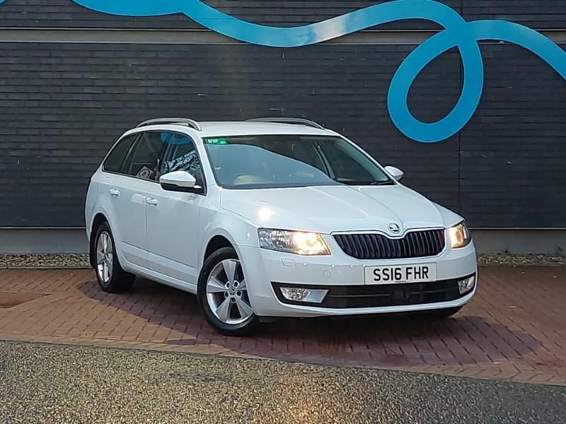 White Used 2016 Skoda Octavia SE L Estate | £10,498 (Fair price) - Image 1/4
