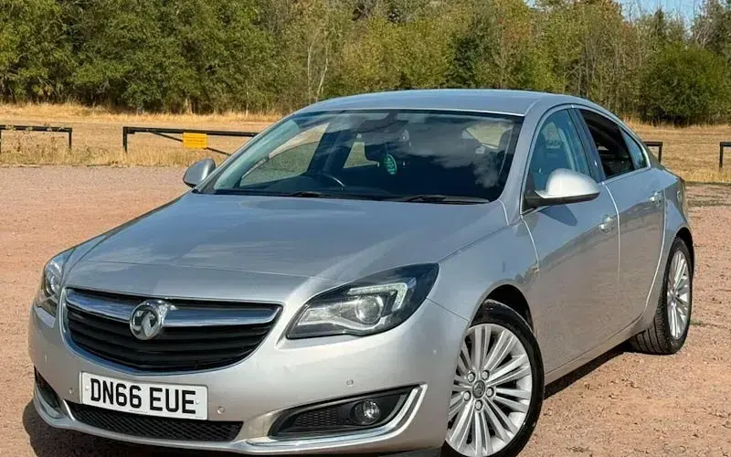 Used Vauxhall Insignia S 170 HP (125 kW) 2016 Silver Hatchback