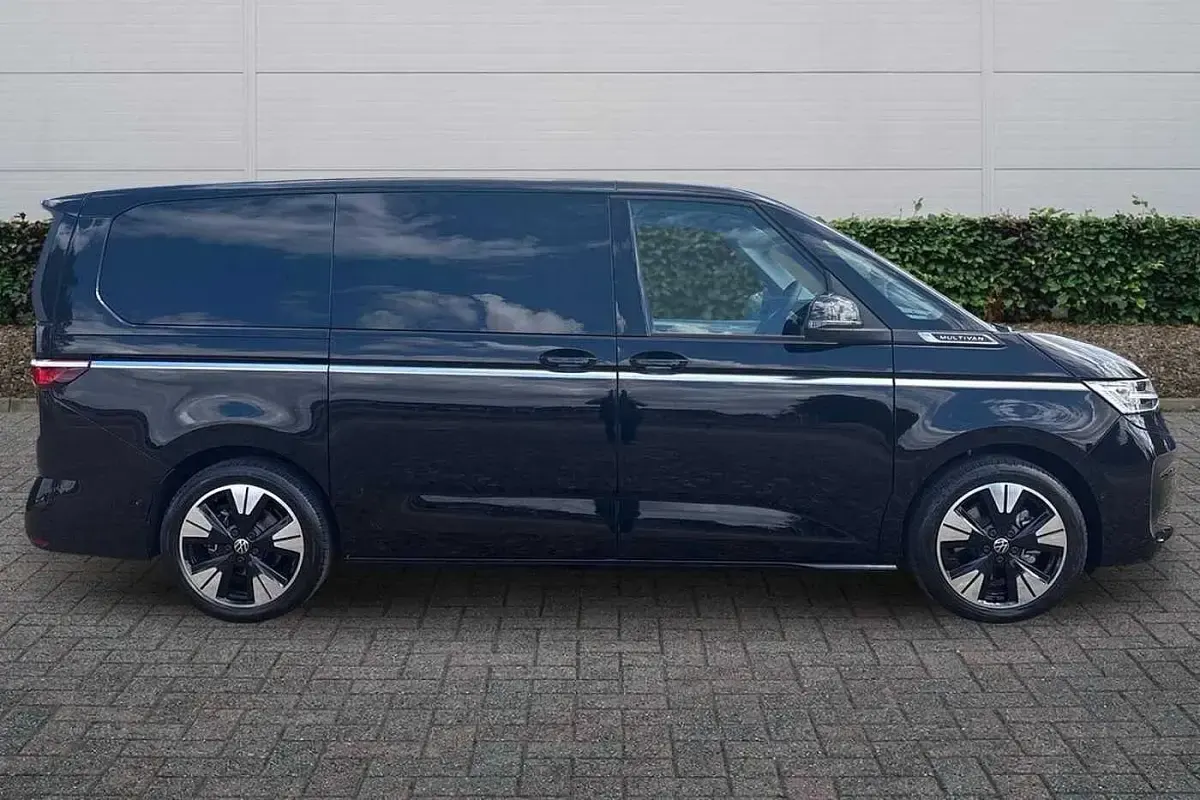 New VW Multivan Style 204 HP (150 kW) 2026 Deep black MPV