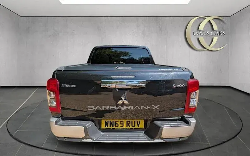 Used Mitsubishi L200 150 HP (110 kW) 2019 Black Pickup