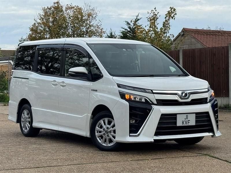 White Used 2017 Toyota Voxy MPV | £16,450 - Image 1/4