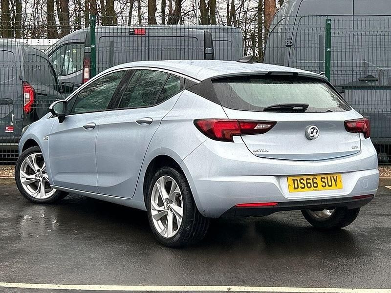 Used Vauxhall Astra SRi 136 HP (100 kW) 2016 Silver Hatchback