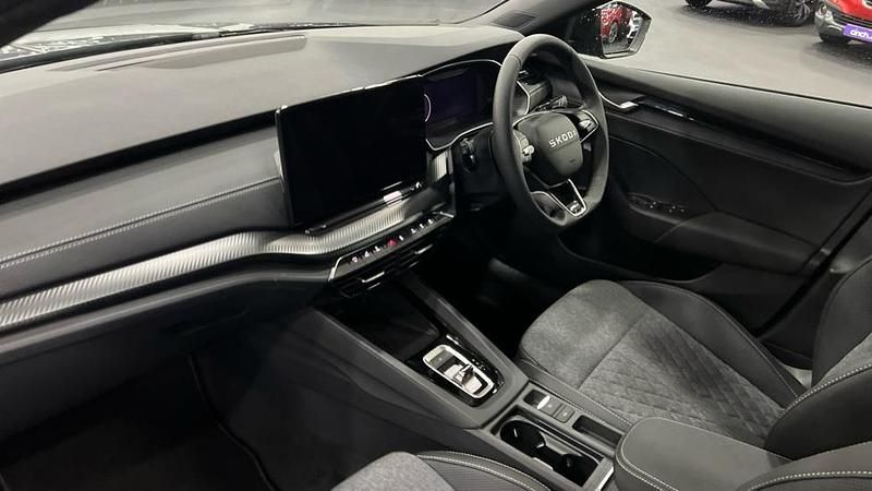 Used Skoda Octavia SportLine 150 HP (110 kW) 2025 Black Hatchback