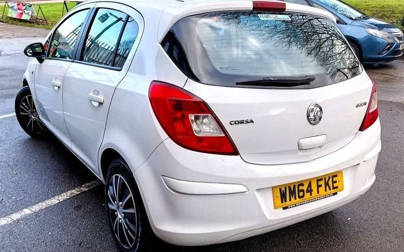 Used Vauxhall Corsa Design Edition 75 HP (55 kW) 2014 Hatchback