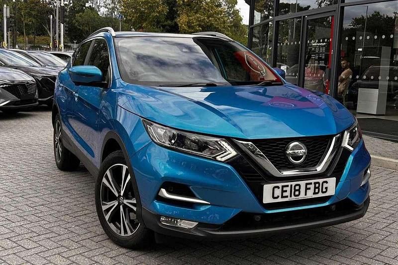 Blue Used 2018 Nissan Qashqai N-Connecta SUV | £12,290 (Good price) - Image 1/4