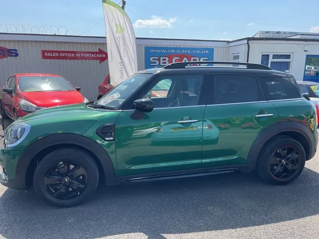 Used Mini Cooper Countryman Classic 136 HP (100 kW) 2020 Green SUV