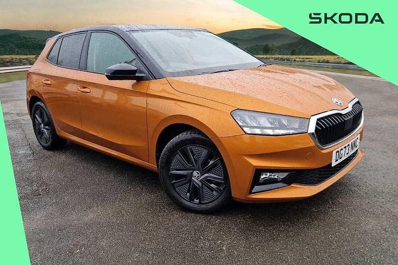 Phoenix orange metallic body / black magic pearl effect roof Used 2023 Skoda Fabia Colour Edition Hatchback | £15,200 (Fair price) - Image 1/4
