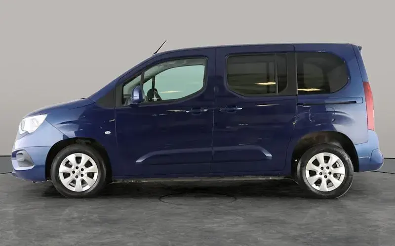 Used Vauxhall Combo S 102 HP (75 kW) 2021 Blue MPV