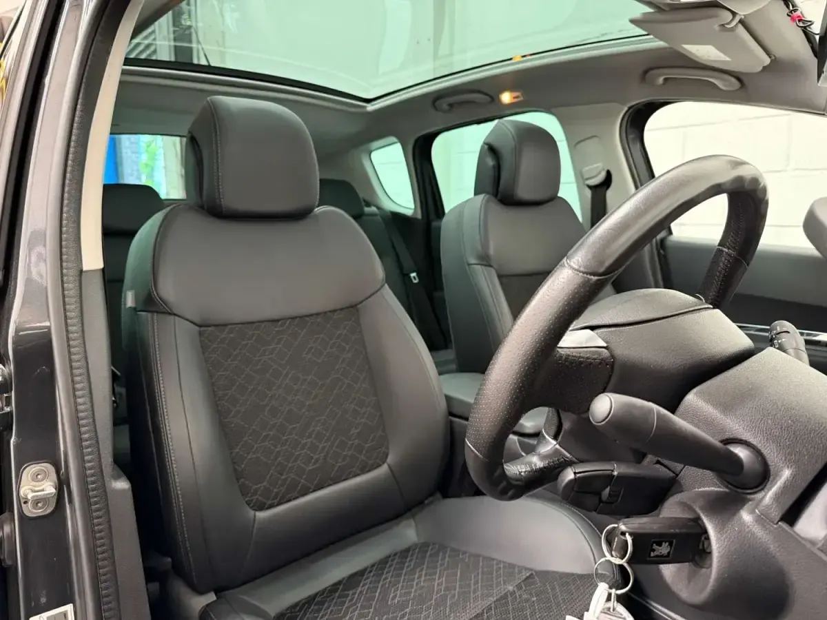 Gebraucht Peugeot 3008 Allure 2016 Grau Kleinwagen