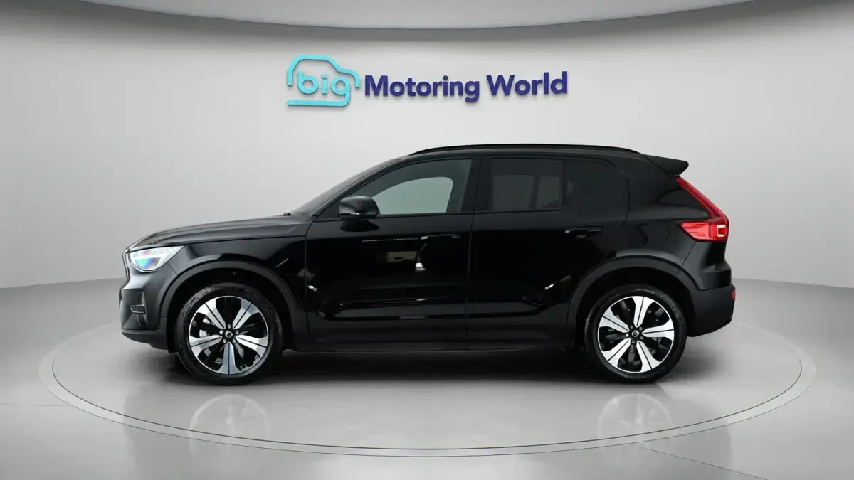 Used Volvo XC40 Core 300 kW (408 HP) 2022 Black SUV
