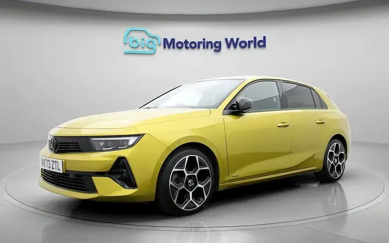 Second-hand Vauxhall Astra Ultimate 131 CP (96 kW) 2025 Hatchback