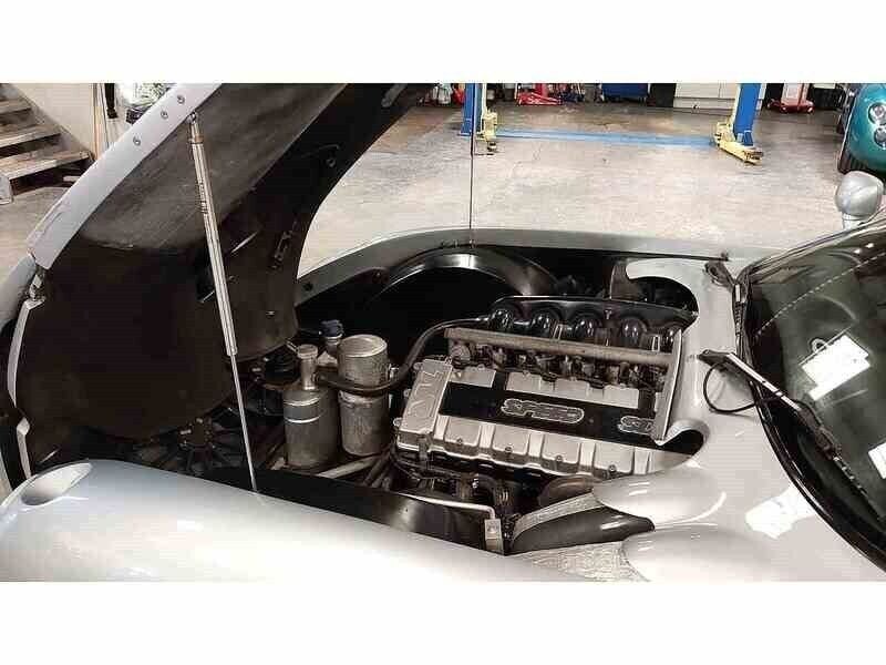 Image 3/4