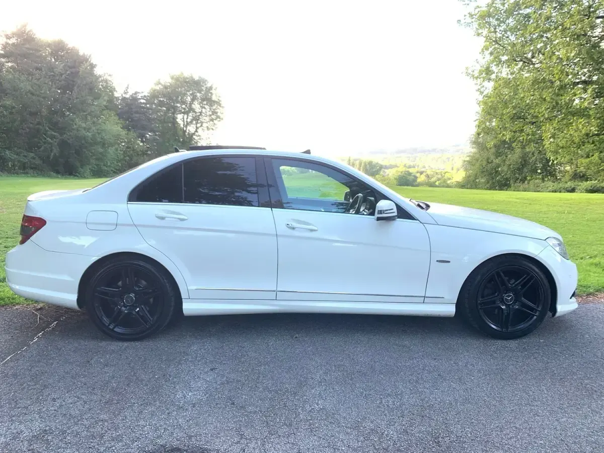 Used Mercedes C250 2011 White Sedan