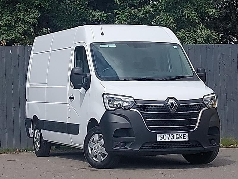 White Used 2023 Renault Master Business Van | £16,998 (Fair price) - Image 1/4