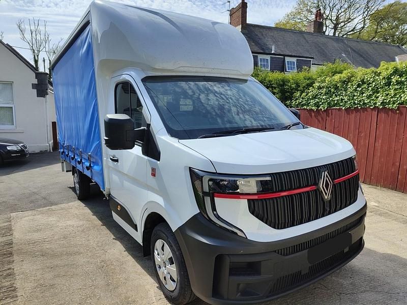 White New 2025 Renault Master Van | £41,995 - Image 1/4