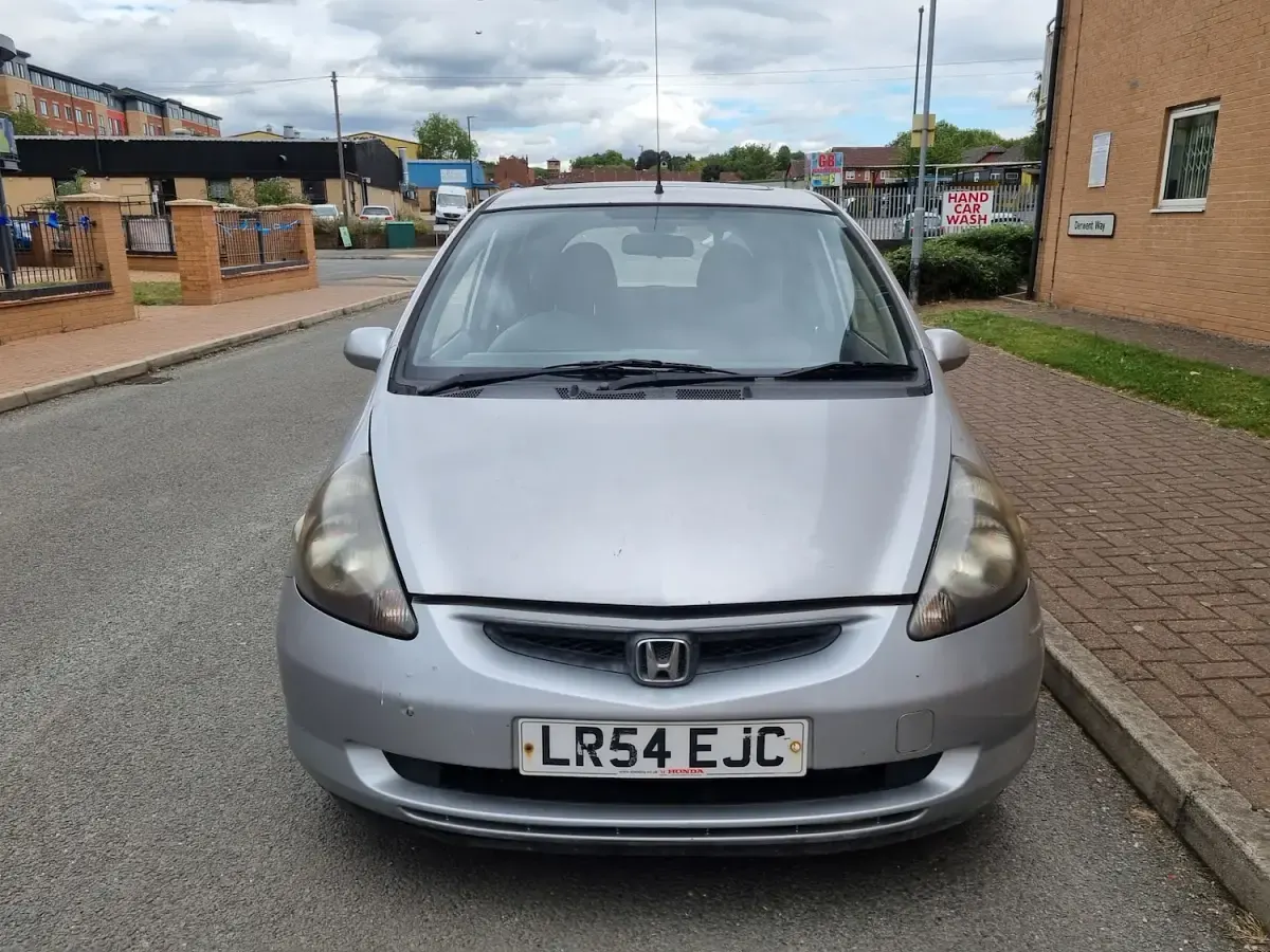 Used Honda Jazz SE 83 HP (61 kW) 2004 Silver Hatchback