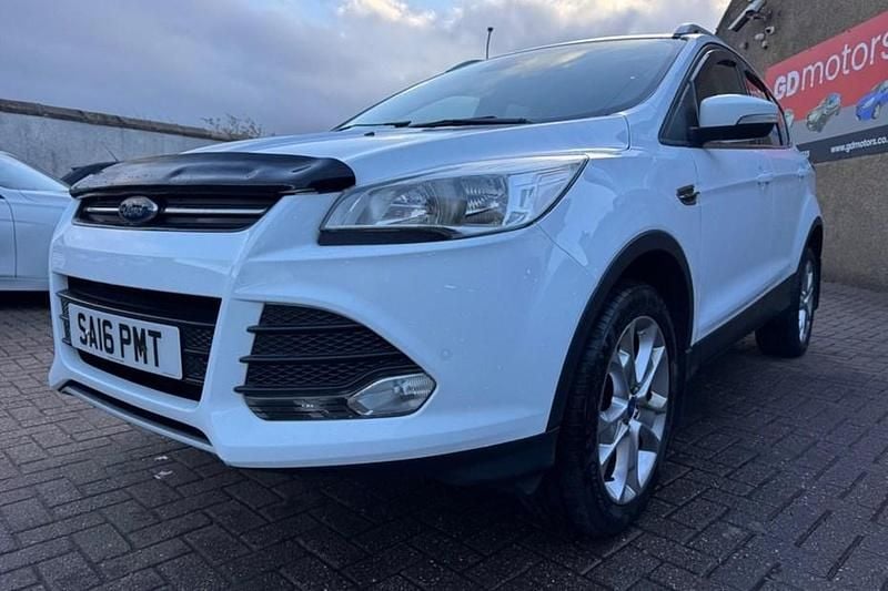 Used Ford Kuga Zetec 150 HP (110 kW) 2016 White SUV
