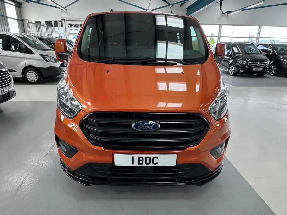 Used Ford Transit Custom Limited 130 HP (95 kW) 2020 Orange Van