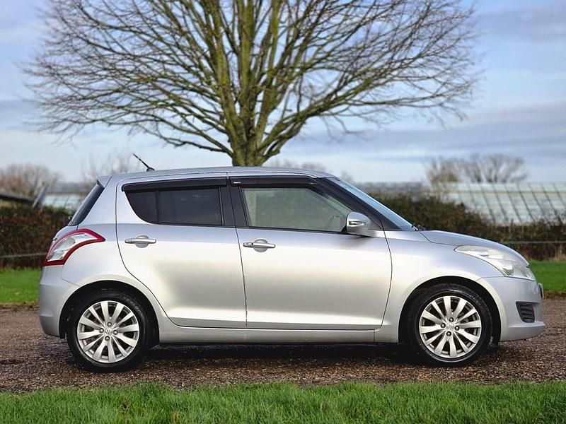 Usado Suzuki Swift SZ4 94 HP (69 kW) 2012 Citadino
