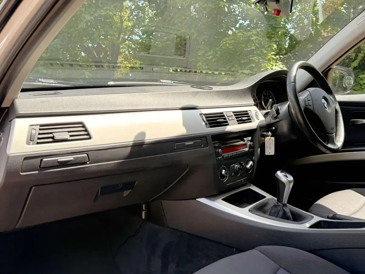 Used BMW 318 2010 Silver Sedan