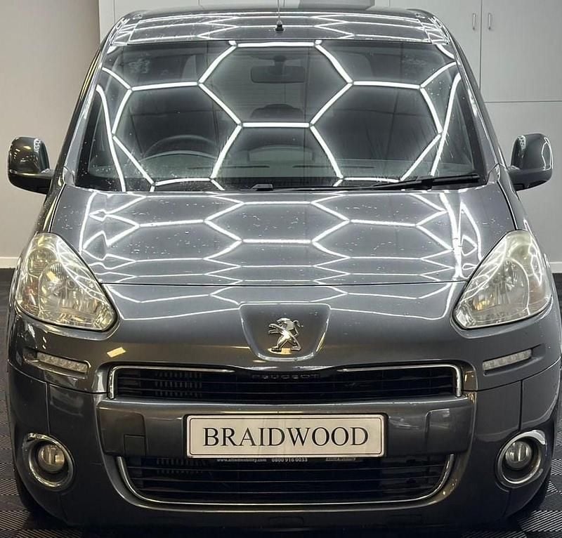 Used Peugeot TePee S 92 HP (67 kW) 2014 Grey MPV