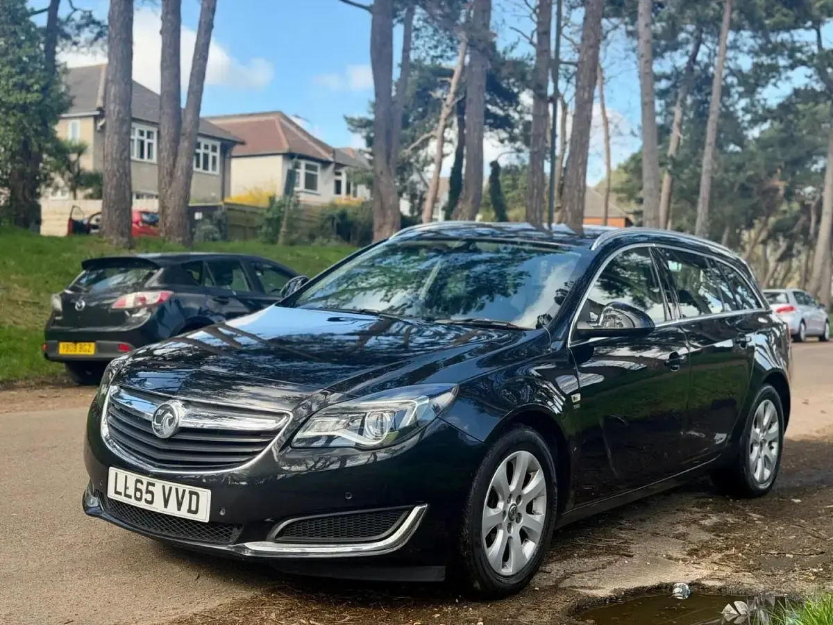 Second-hand Vauxhall Insignia S 136 CP (100 kW) 2015 Negru Break