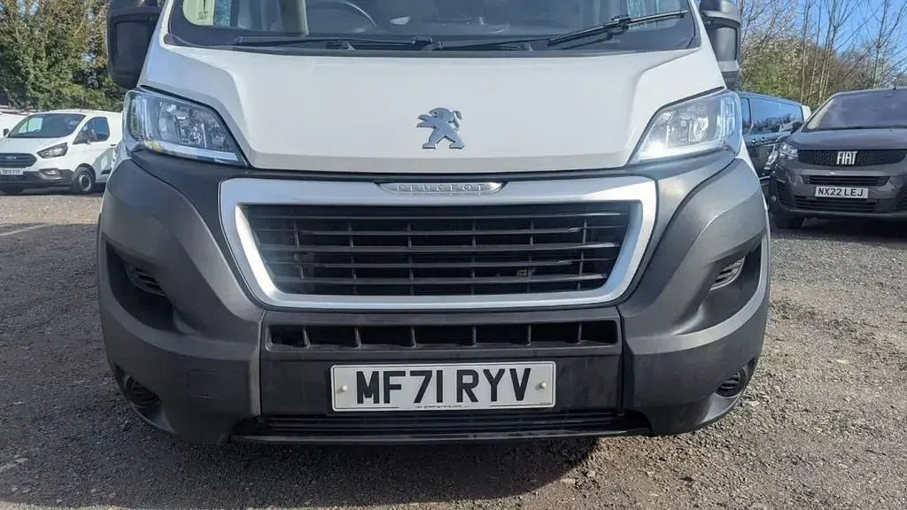 Używany Peugeot Boxer 140 KM (102 kW) 2021 Biały Van