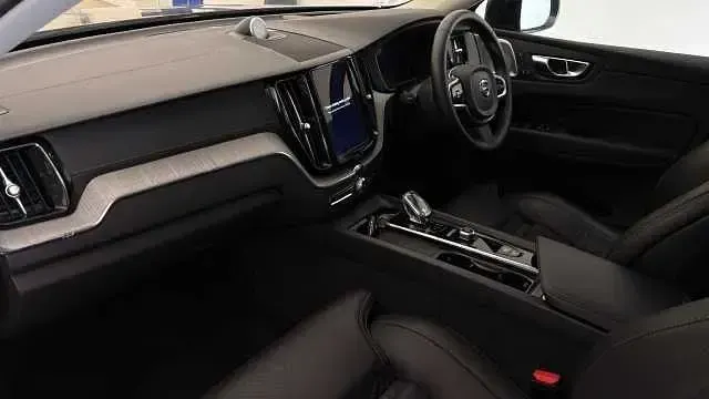 Usado Volvo XC60 Ultra 250 CV (183 kW) 2025 Azul SUV