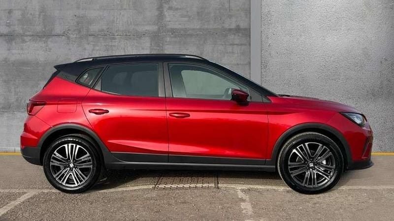 New Seat Arona SE Technology 95 HP (69 kW) 2025 Desire red midnight black SUV