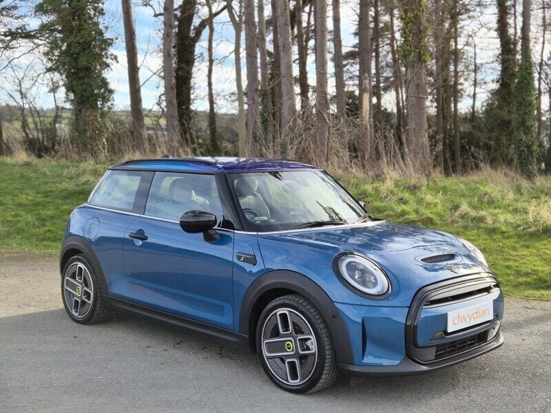 Blue Used 2021 Mini Cooper S Collection Hatchback | £13,999 (A bit pricey) - Image 1/4