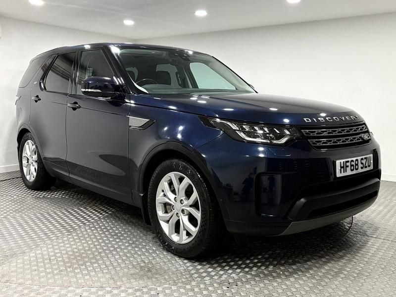 Blue Used 2018 Land Rover Discovery 5 SE SUV | £20,995 (Fair price) - Image 1/4