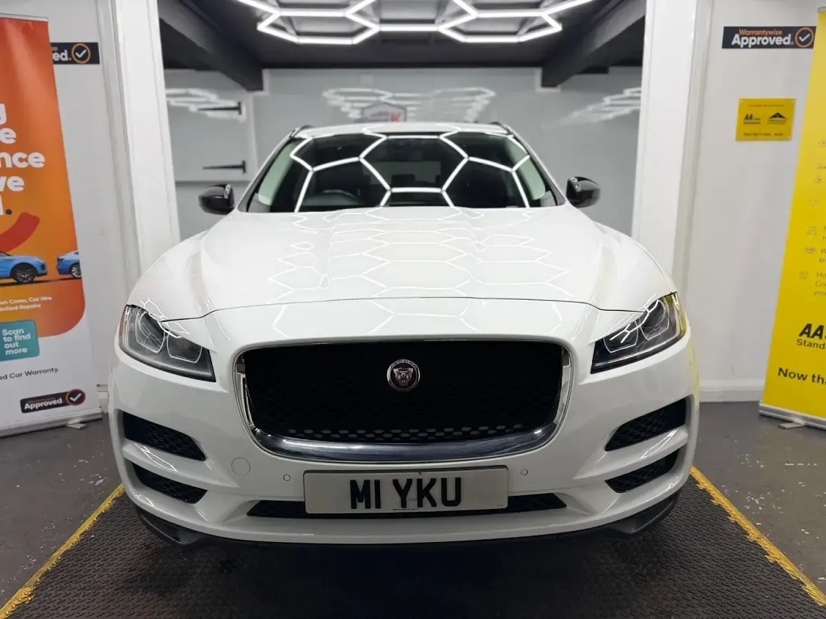 Used Jaguar F-Pace Prestige 180 HP (132 kW) 2016 White SUV