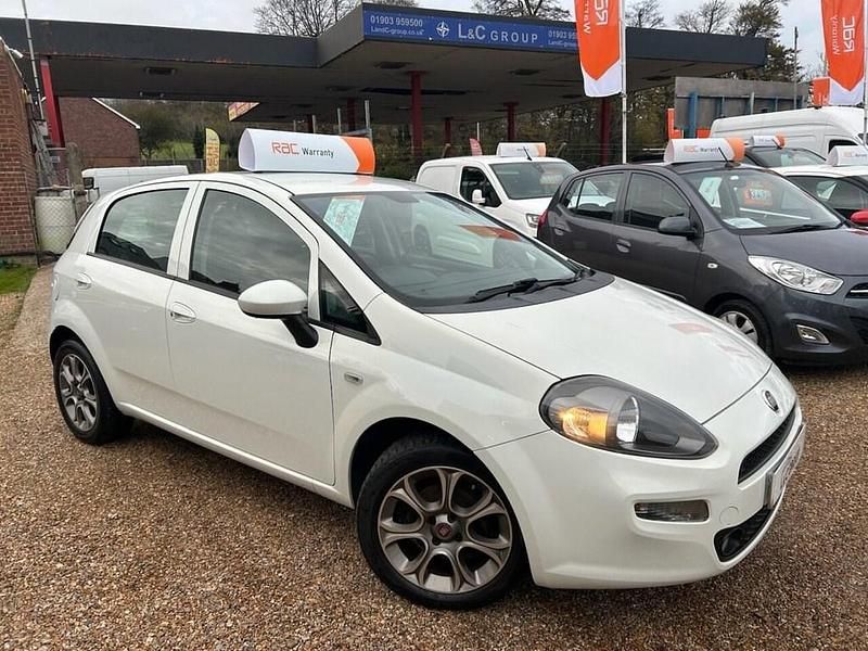 White Used 2015 Fiat Punto Easy Plus Hatchback | £3,990 (Fair price) - Image 1/4