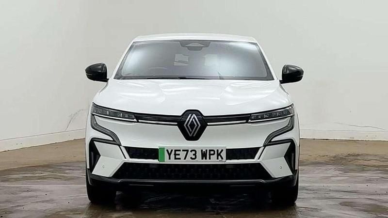 Begagnad Renault Megane E-Tech Techno 160 kW (218 HK) 2023 Halvkombi
