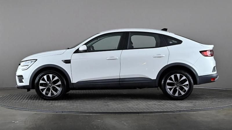 Used Renault Arkana Iconic 142 HP (104 kW) 2022 White SUV