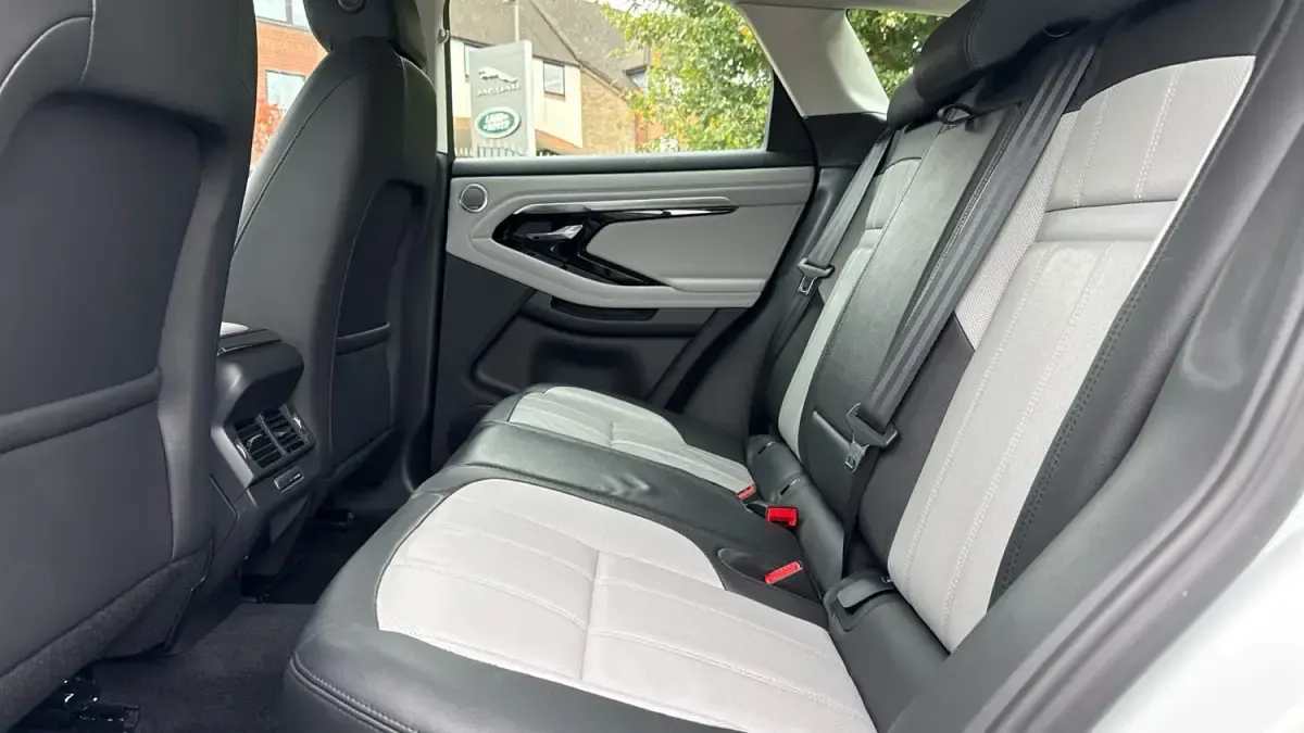 Used Land Rover Range Rover evoque SE Dynamic 309 HP (227 kW) 2022 White Estate
