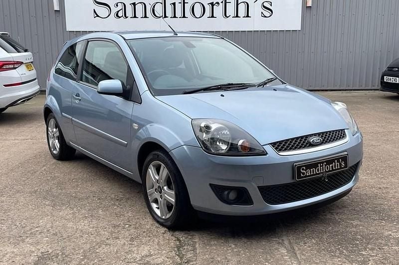 Blue Used 2007 Ford Fiesta Zetec Hatchback | £1,500 (Good price) - Image 1/1