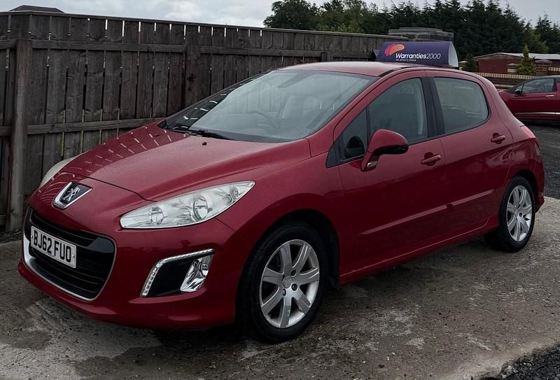 Used Peugeot 308 Active 92 HP (67 kW) 2012 Red Hatchback