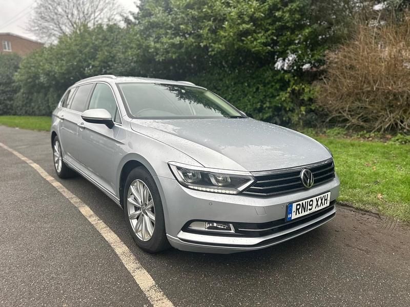 Used VW Passat Business 150 HP (110 kW) 2019 Silver Estate