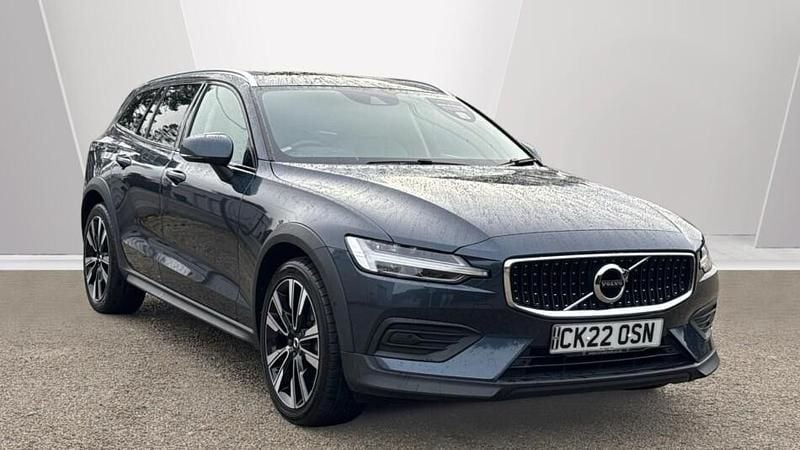 Used Volvo V60 CC 250 HP (183 kW) 2021 Estate