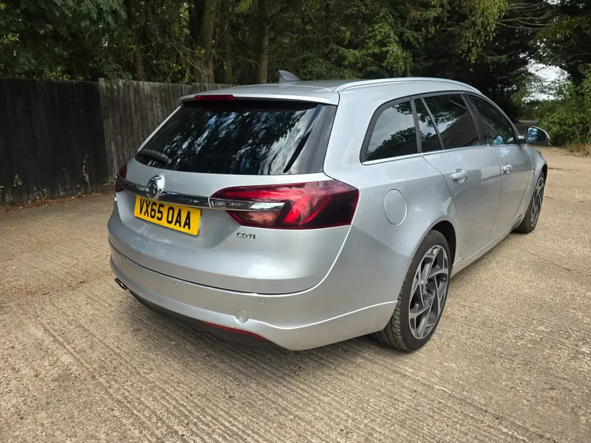 Used Vauxhall Insignia SRi 2015 Silver Estate