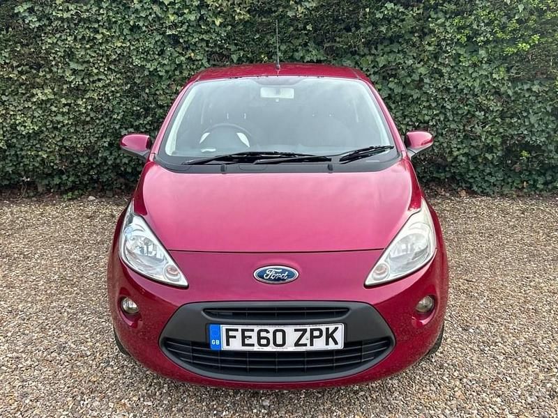 Usado Ford Ka Zetec 69 HP (50 kW) 2010 Vermelho Citadino