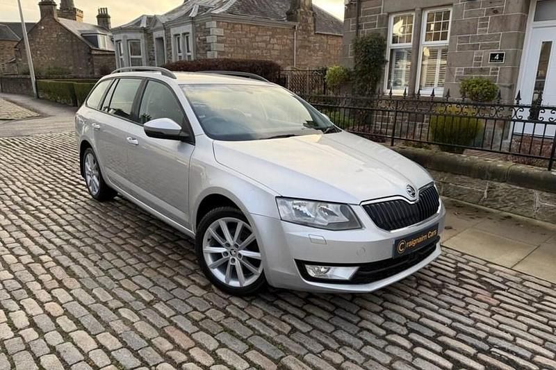 Silver Used 2015 Skoda Octavia Elegance Estate | £6,495 (Fair price) - Image 1/1