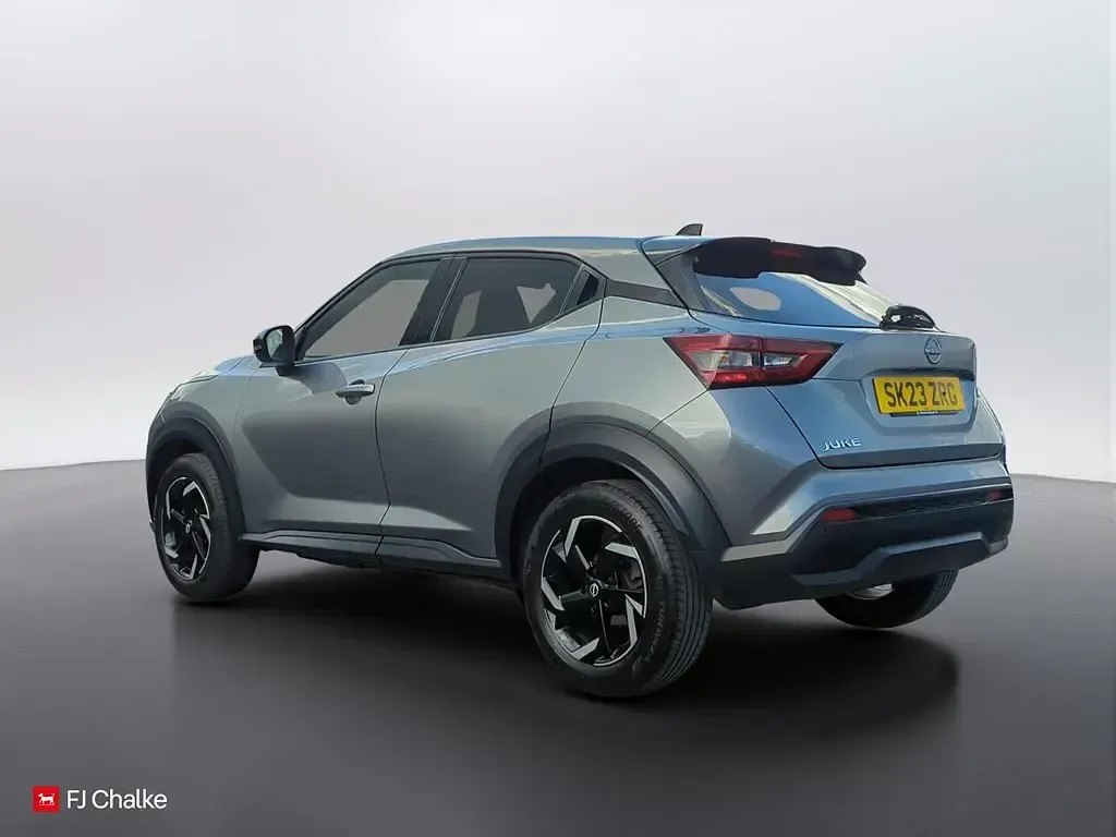 Used Nissan Juke N-Connecta 114 HP (83 kW) 2023 Grey SUV
