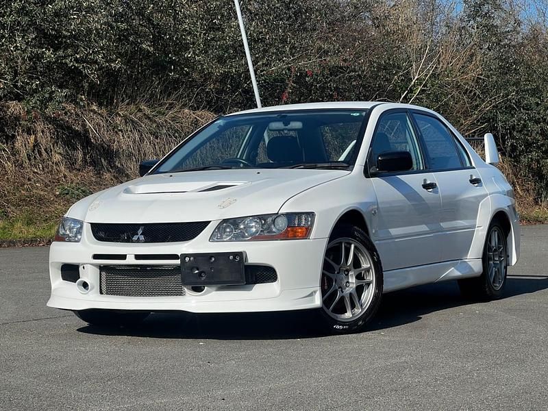 Used Mitsubishi Lancer Evolution 2003 White Sedan